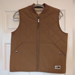 NWOT The North Face cuchillo vest size medium.